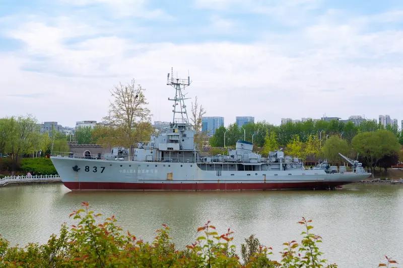  022型导弹艇魔改：拆除反舰导弹 适配舰载无人直升机：022型导弹艇拆除舰艉反