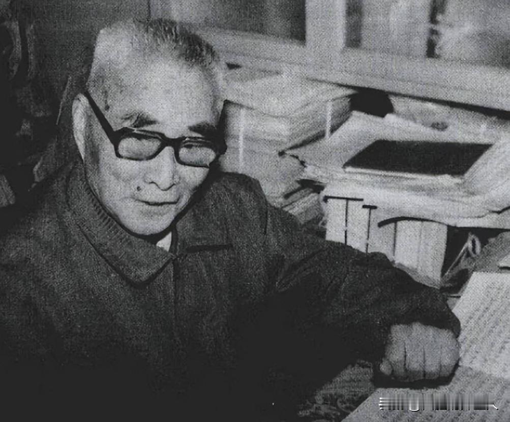 1975年，在病榻上的蒋介石得知昔日爱将黄维被特赦的消息时，喜极而泣，极力地想要