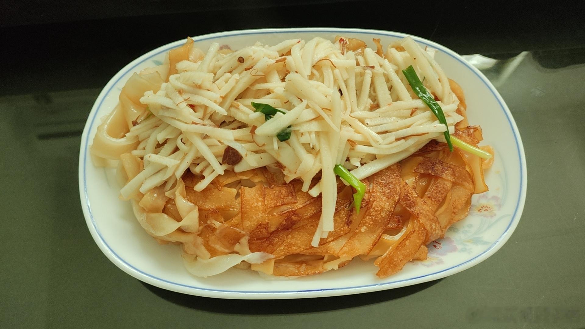 笋丝炒粿条