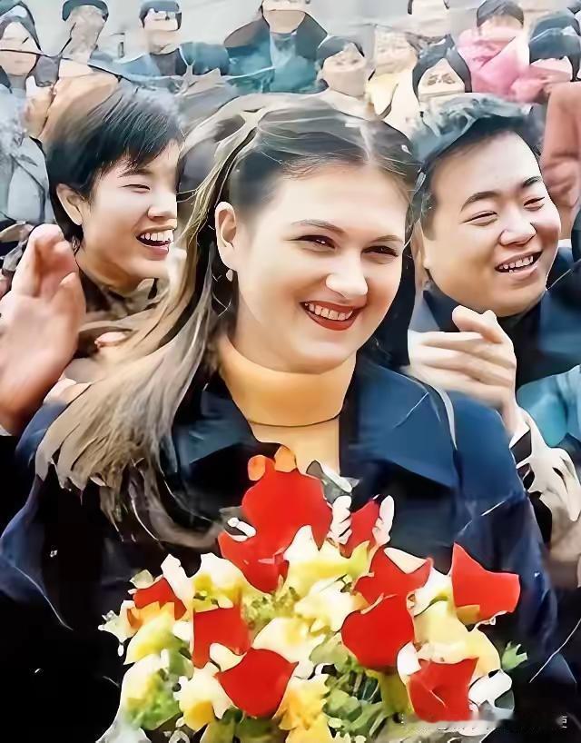 泪目！23岁乌克兰女子，远嫁给河南穷小伙，婚姻8年，生下3个儿子，都上了乌克兰国