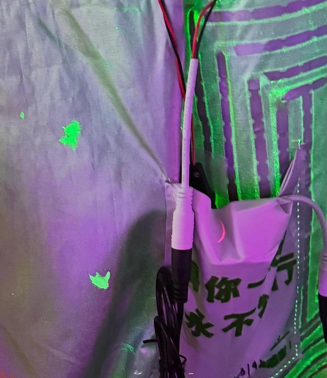 以后如果遇到电池高温过度漏液了的话一定不要到处甩，马上拿纸巾擦，手摸到也要马上洗