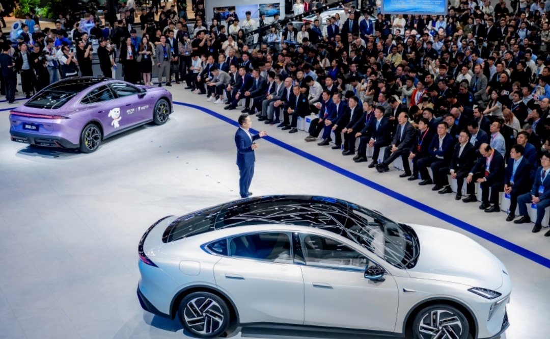 北京车展看深蓝深蓝L06系列发布了，搭载300万级豪车同款的磁流变底盘。全系标配