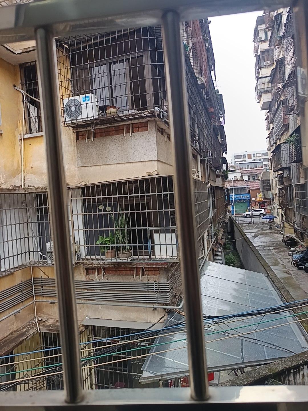 我在端州区
发现一个很严重的问题
但不知道怎么说才好呢



你敢相信吗？作为一
