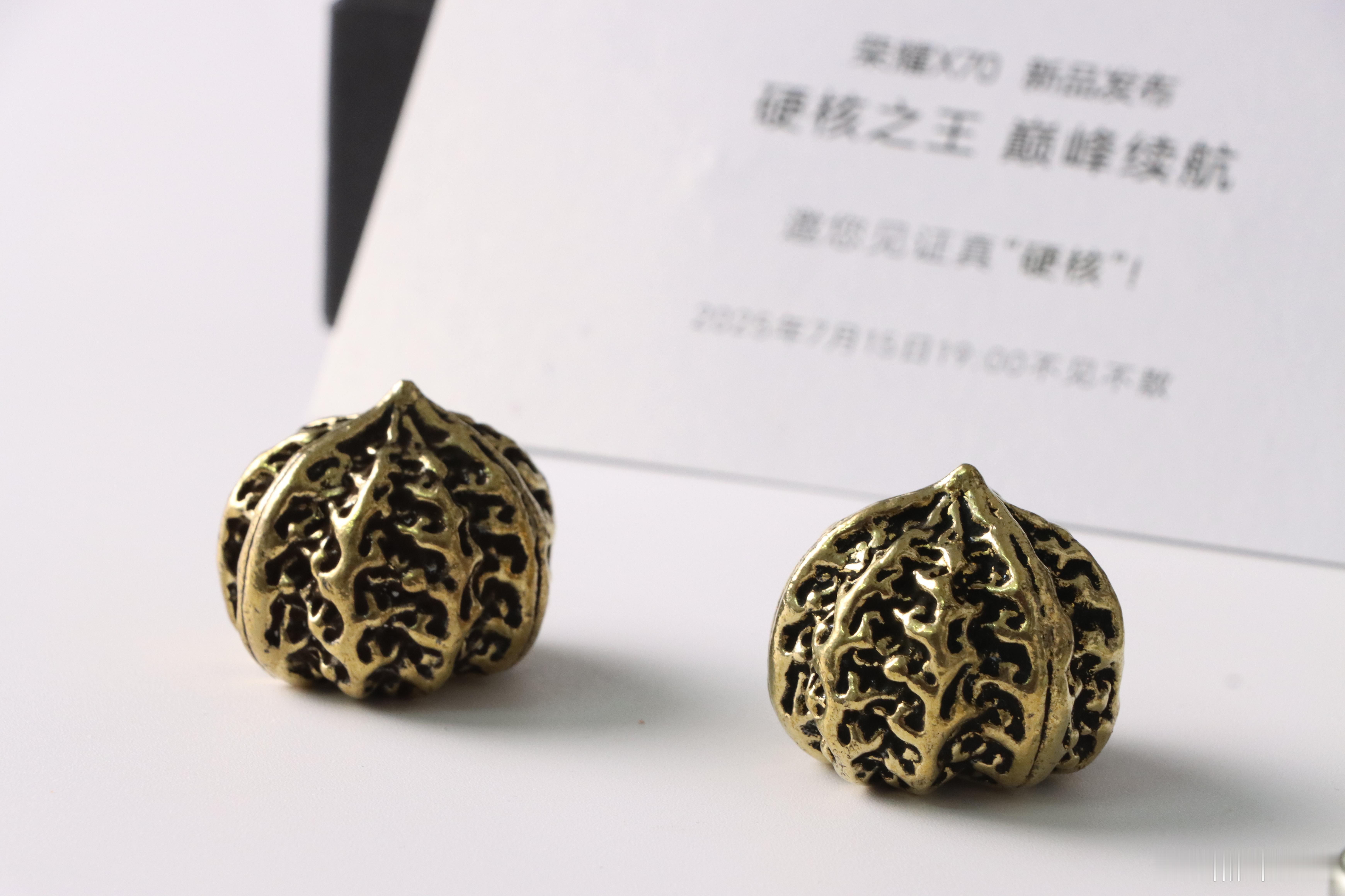 荣耀 X70将在明天晚上7点正式发布划重点:行业首个金标十面抗摔行业唯一通过IP