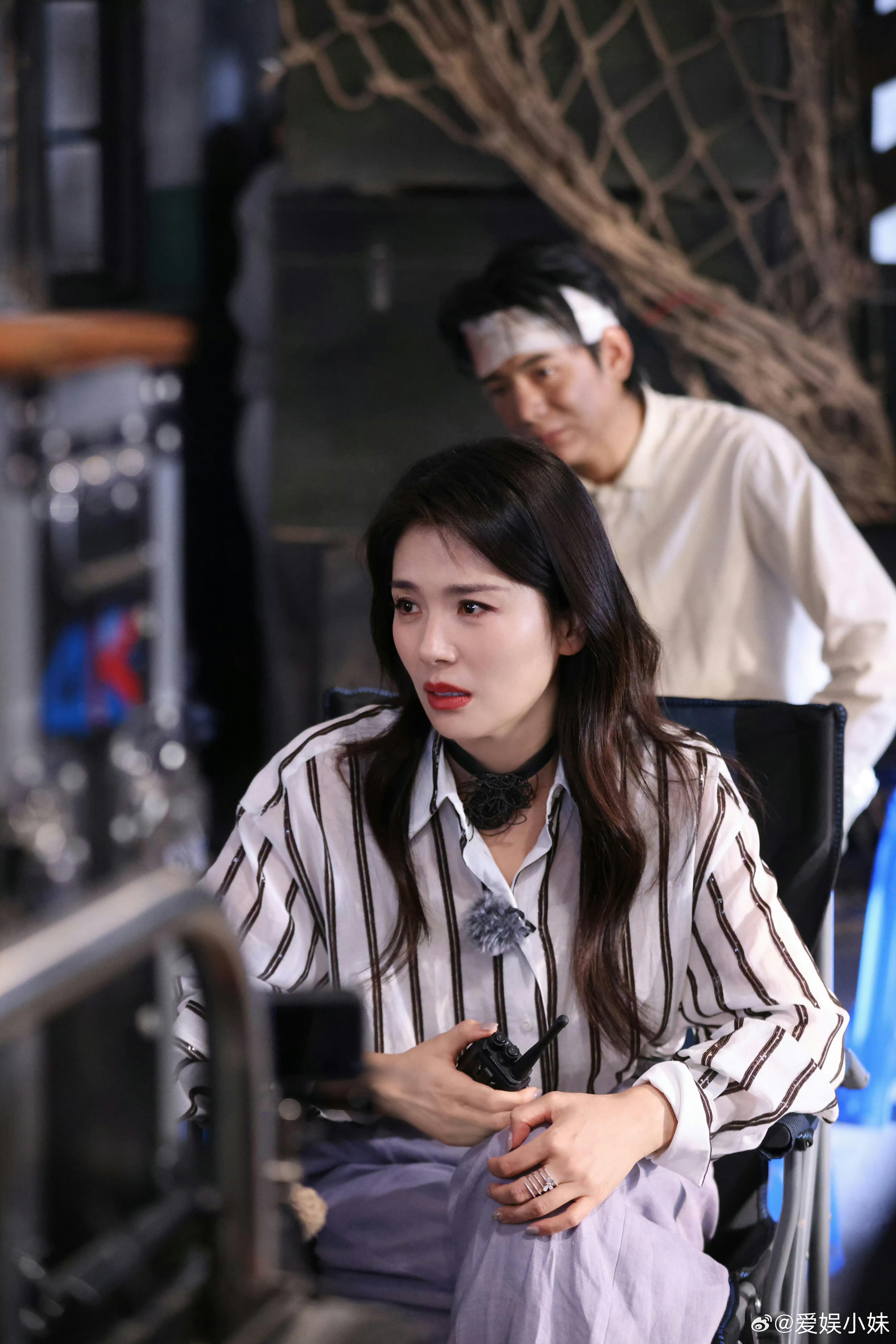 刘涛一滴泪造就神级演技无限超越班 刘涛一滴泪，胜过别人十场哭戏。因为她知道，眼泪