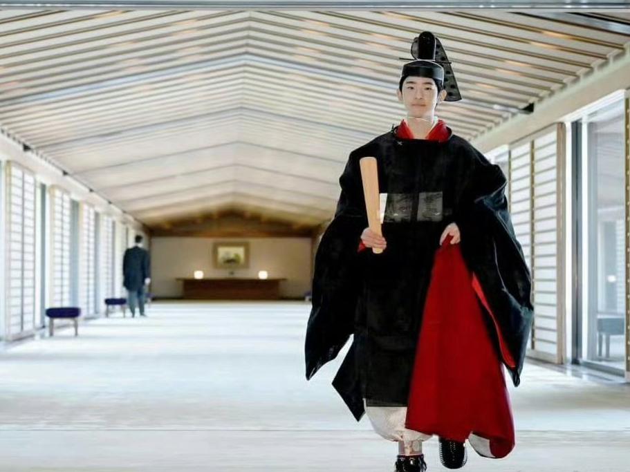 民调显示爱子成为下一任女天皇的支持率高达9成，为什么悠仁成为了王储，而她则是落选