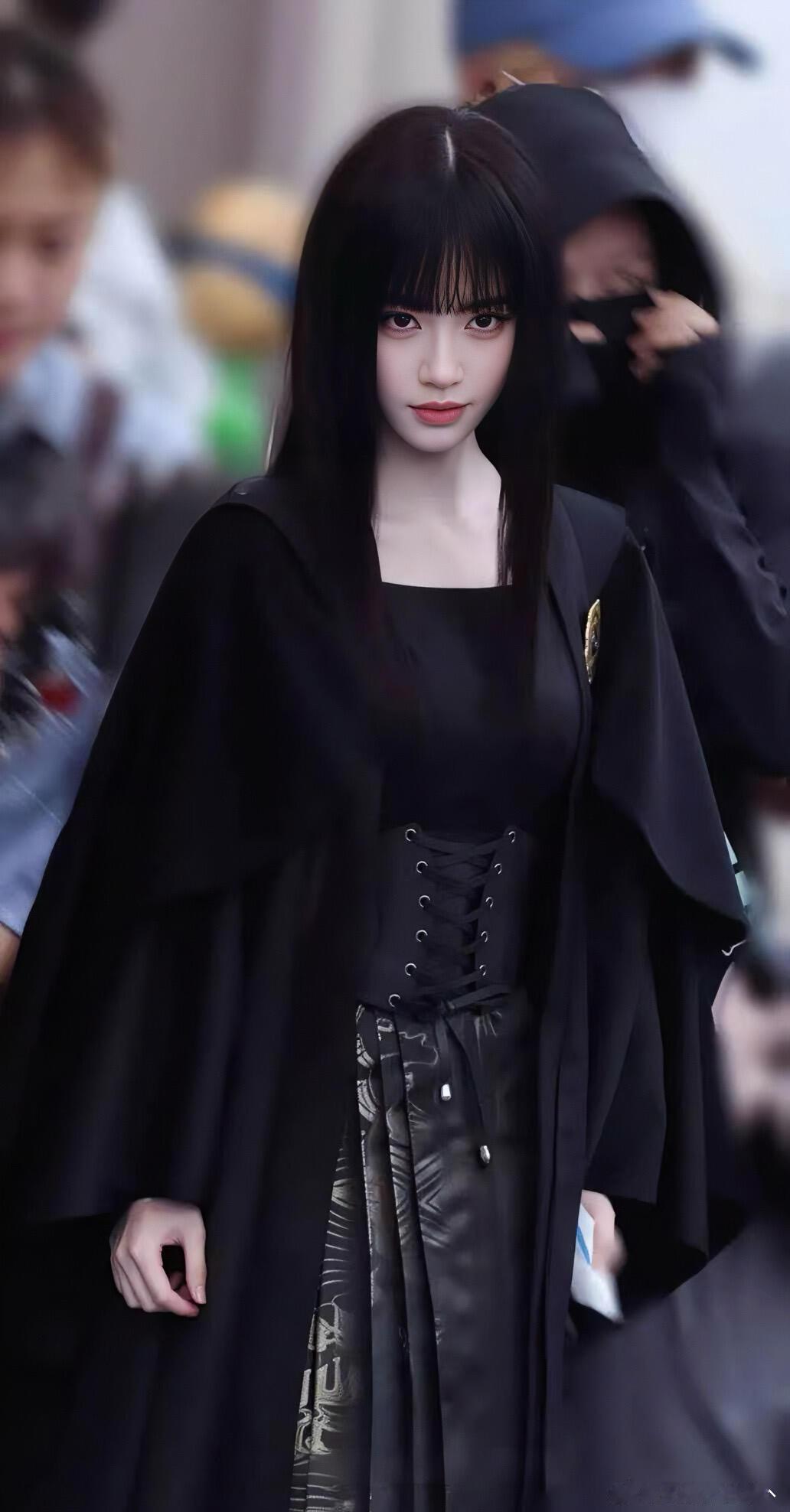 鞠婧祎黑长直造型太权威了万花世界鞠婧祎造型简直是女魔尊重生鞠姐这套黑色造型美得失