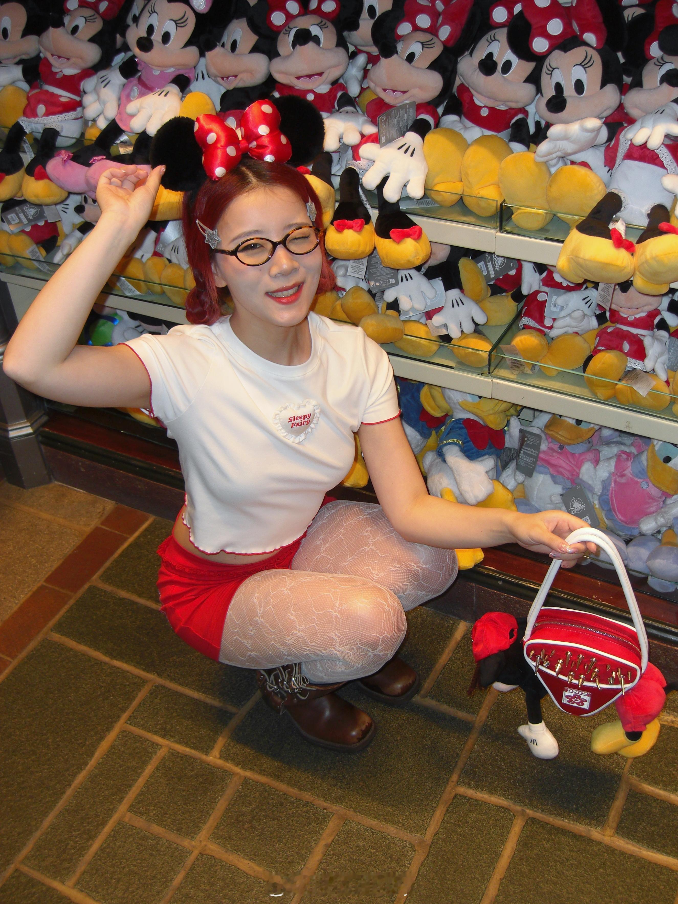 米奇妙妙屋🎈（这一套太适合去迪士尼噜☺️#奥运时尚##今天穿什么##城市运动风