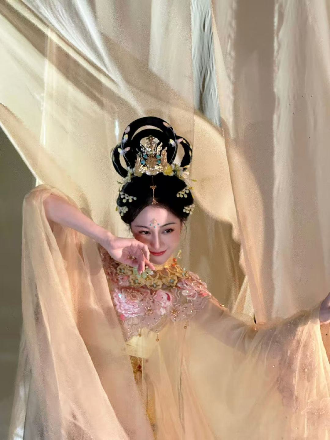 迪丽热巴嫦娥live图迪丽热巴天女散花live图迪丽热巴天女散花live图 ​​