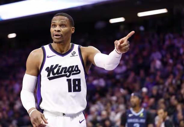 下面是一条关于国王老将威斯布鲁克的好消息！昨天据美国名记Brett Siegel