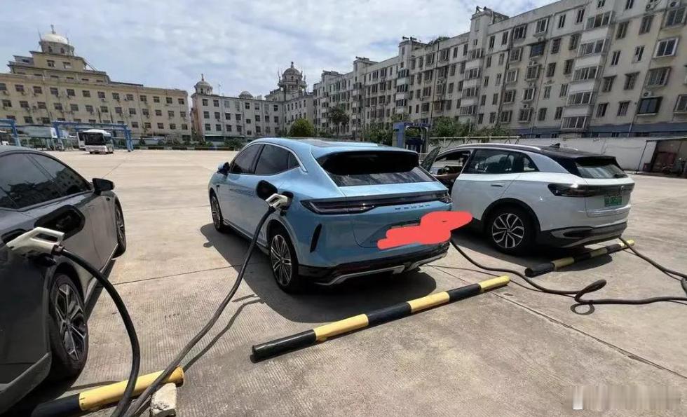 我国电车充电设施总数达1932.2万 如果买电车，条件允许的情况下，还是用私桩。