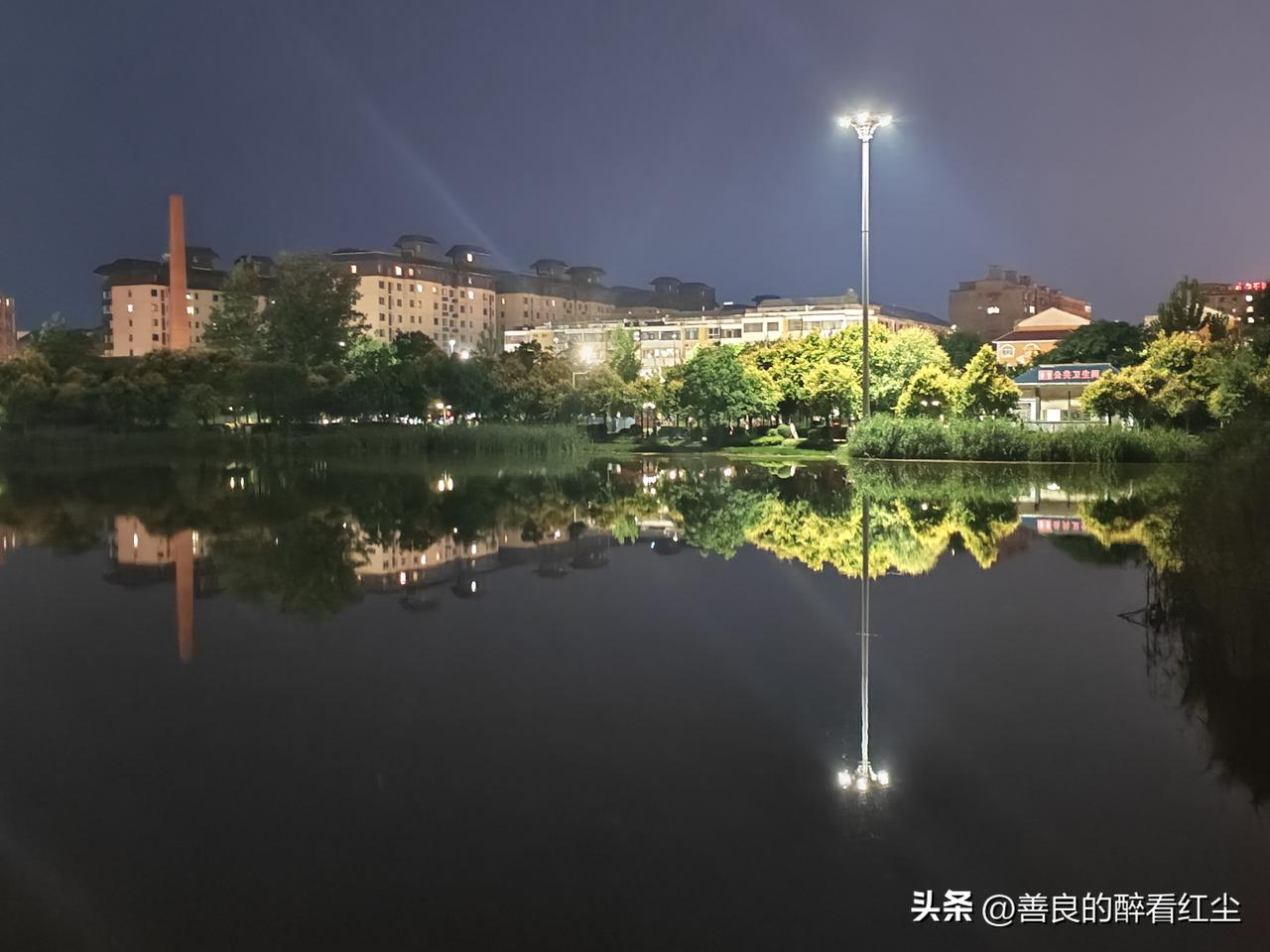 我尴尬到无地自容
“A酒店的房间被订满，我给A酒店经理打电话了，没有房间了，所以