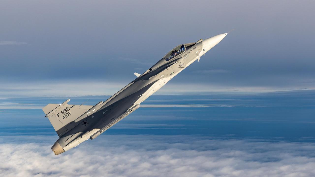 北欧国家最后的自研战机——JAS-39，也是瑞典航空工业最后的绝唱。其实水平也就