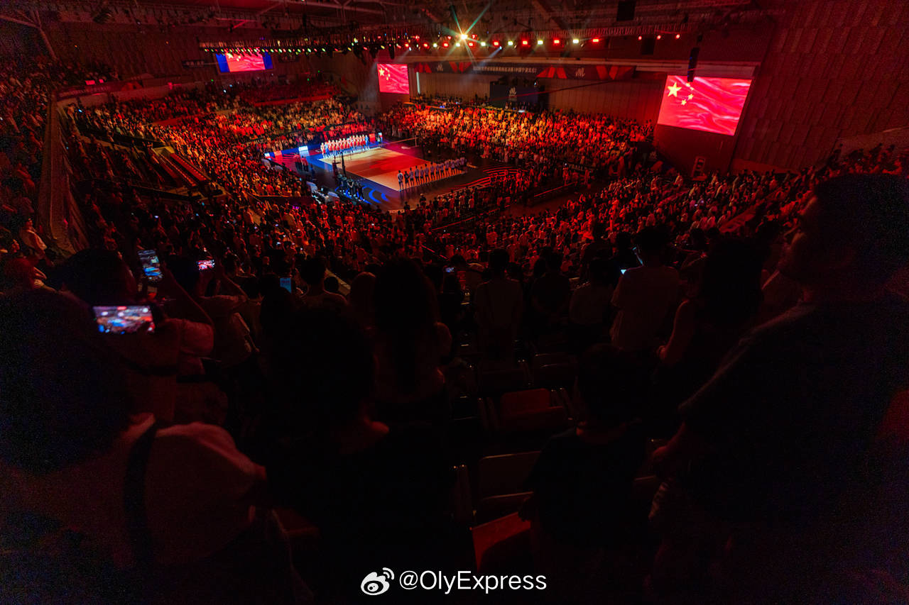 2026年世界男排联赛国家排球联赛中国男排vs日本男排 第二局中国队仍然在开始取