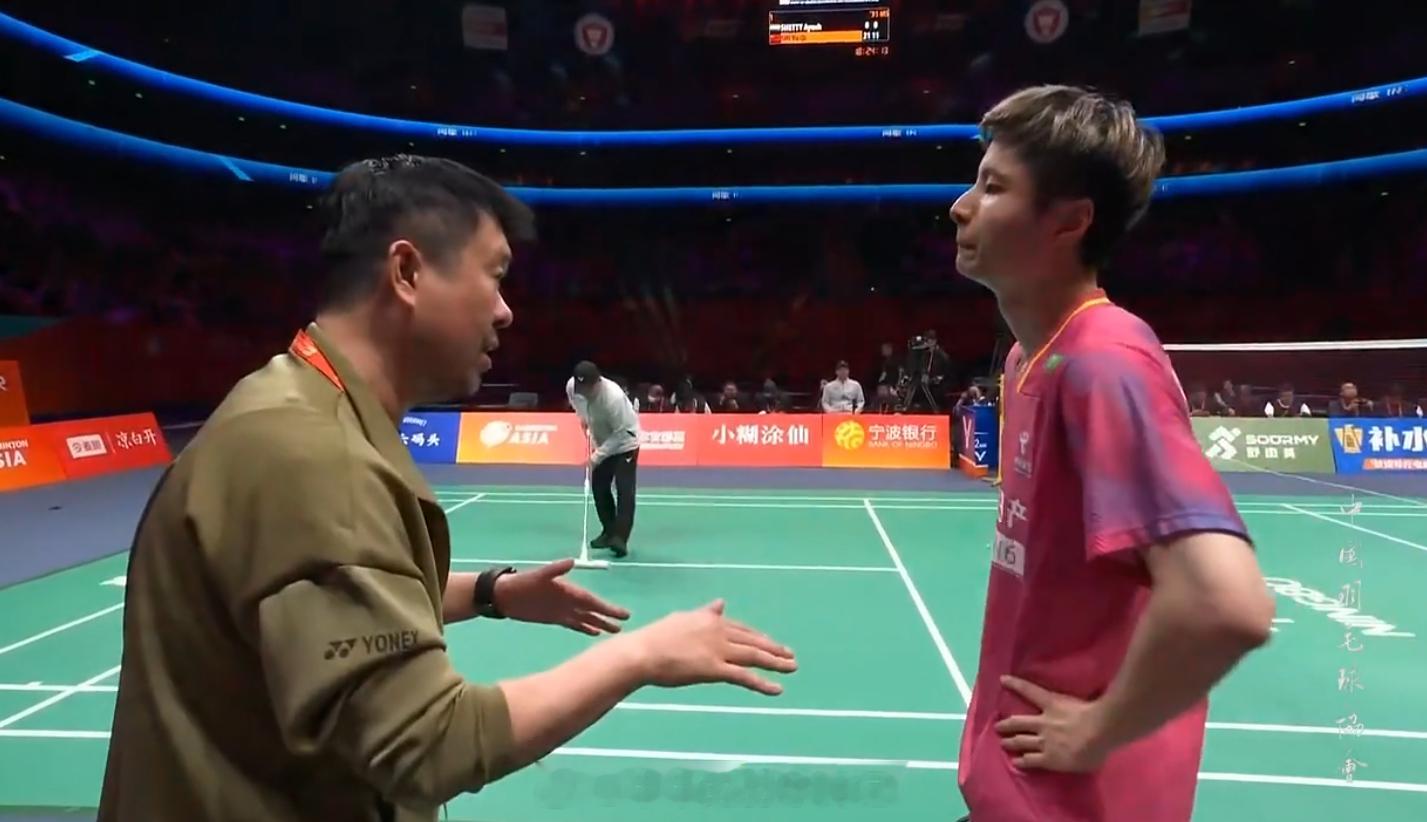 男单 决赛 阿尤什 8-21 8-11 石宇奇(2)2026年羽毛球亚锦赛