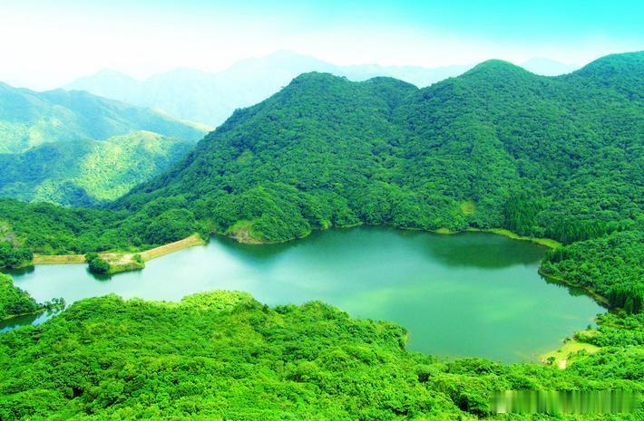 【大雾岭】大雾岭自然保护区拥有粤西第一高峰，是粤西天然森林植被保存最为完好的地区