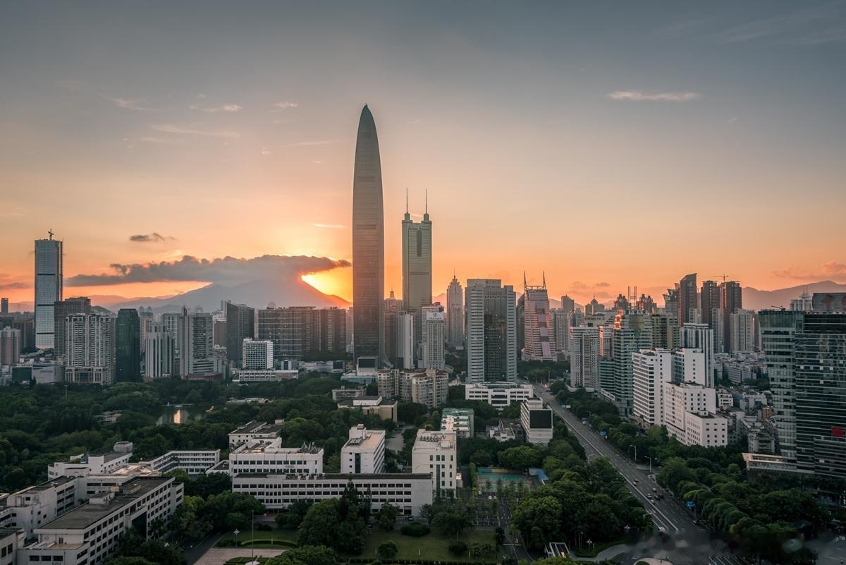 高校或科研院出来的创始人，是不适合做管理的如果作为创始人，事事都去操盘，结果自然