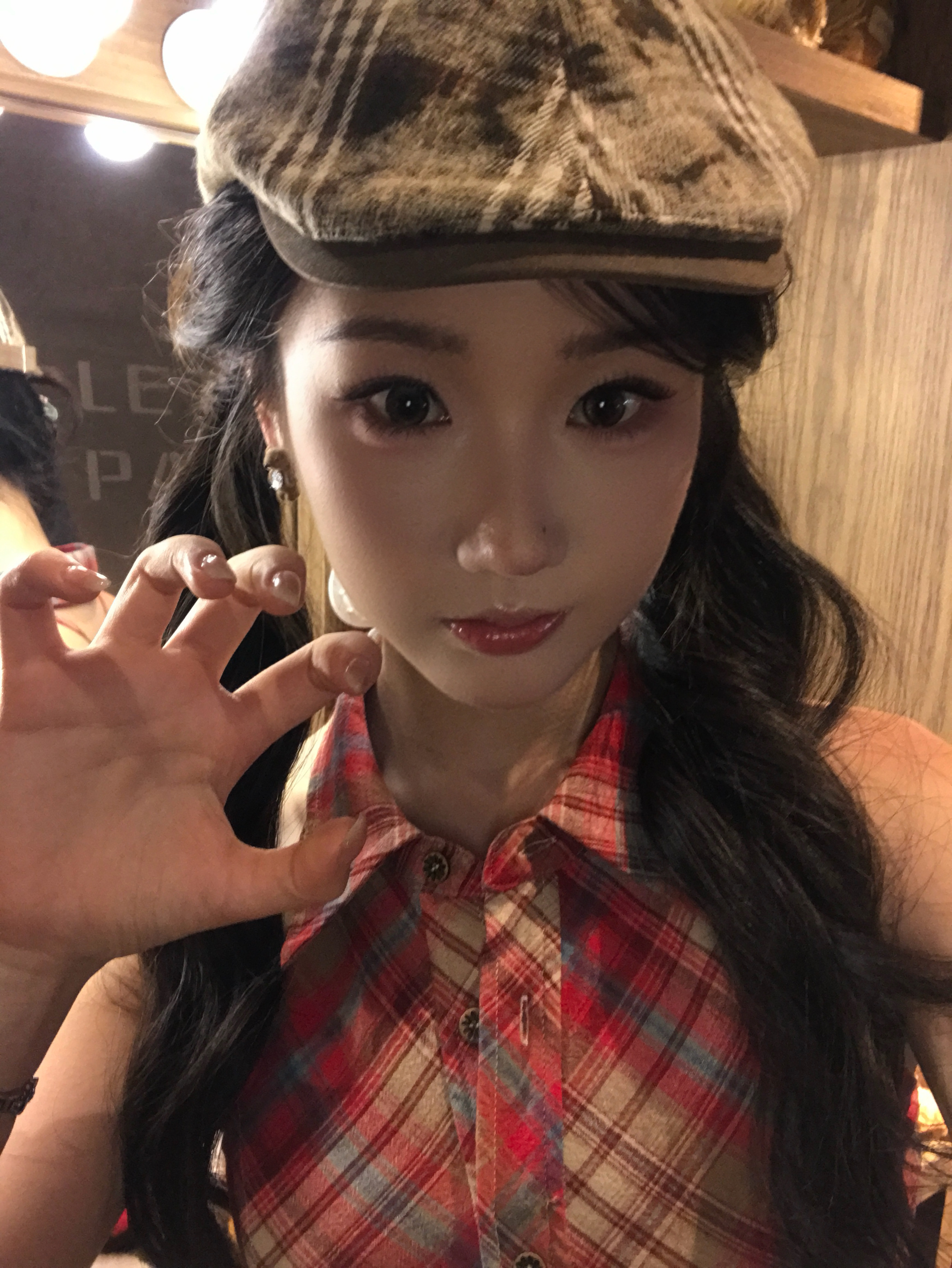 张晋宜  zjy张晋宜 zjy晋日宜开心 “以诚挚之心，领岁月教诲，敬年少热诚，