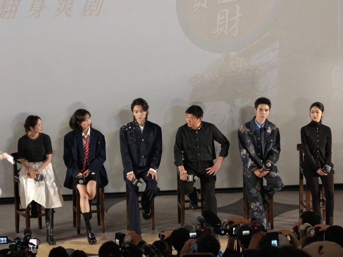 阵容一出，质感拉满！李纯、陈晓、孙千、罗一舟、向涵之，光是看主创同框就觉得对味了
