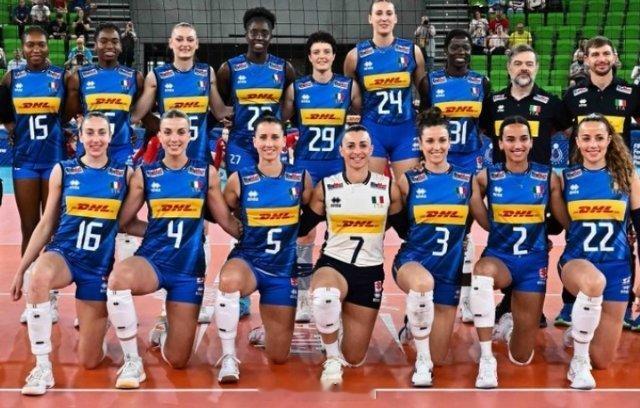 女排 ⚡️ 意大利🇮🇹队在 VNL 前的热身赛中五战全胜✅ 3-2 胜波兰?