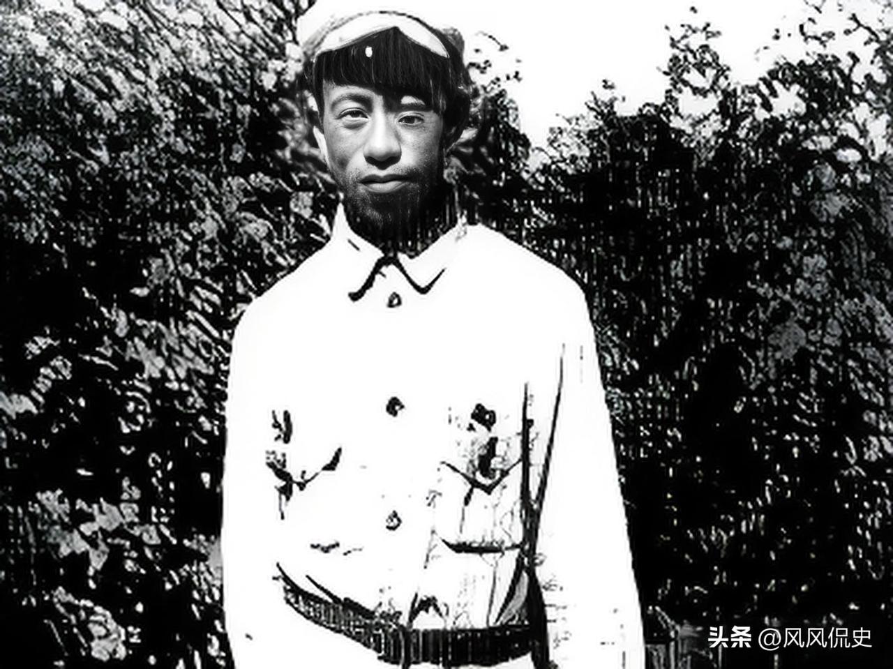 1943年，一个女干部奉命护送男科长去延安，一路上却死死盯着他，脑子里只有一个念