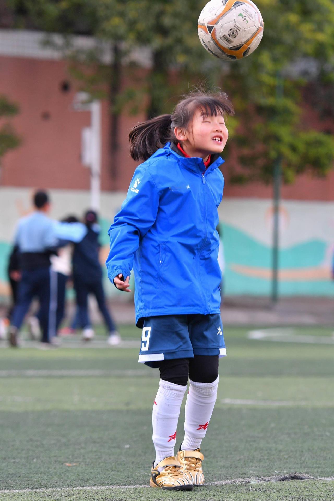 中国女足未来的一姐诞生！
在U12意大利邀请赛上，夺冠的足球小将里面居然有一个女
