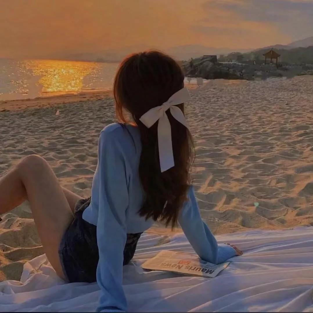 海边浪漫时光，静享美好夕阳。海边日落氛围照 海边夕阳漫步 日落海边风景 海边浪漫