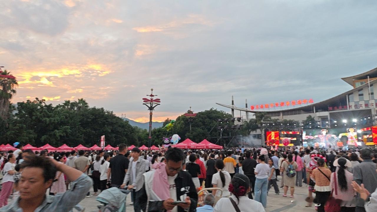 热闹的火把节
