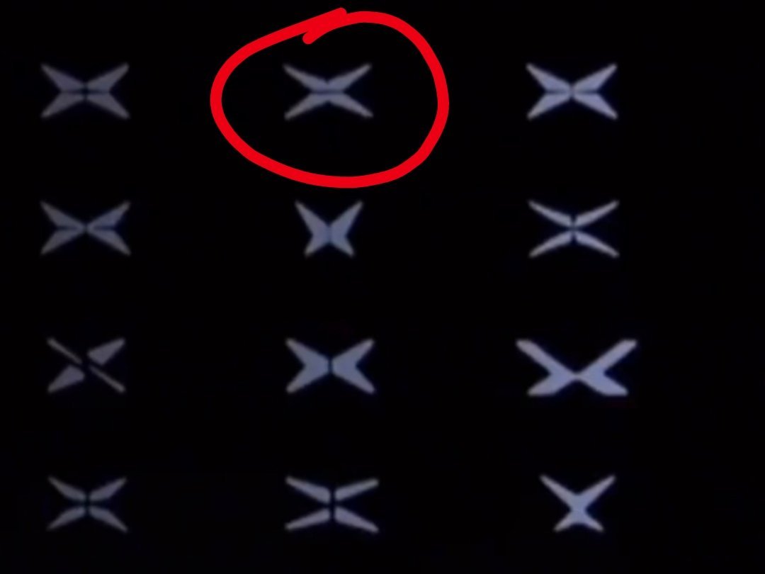 我还是第一次注意大众速腾 TSI的尾灯，总感觉有点像小鹏之前放弃的LOGO方案，