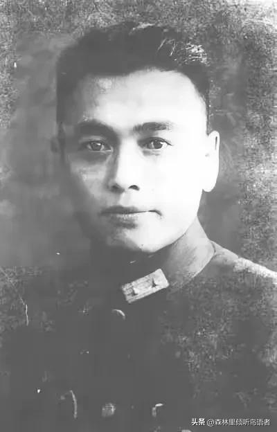 1938年，面对日军疯狂进攻，死守台儿庄的31师师长池峰城打电话向孙连仲将军请示