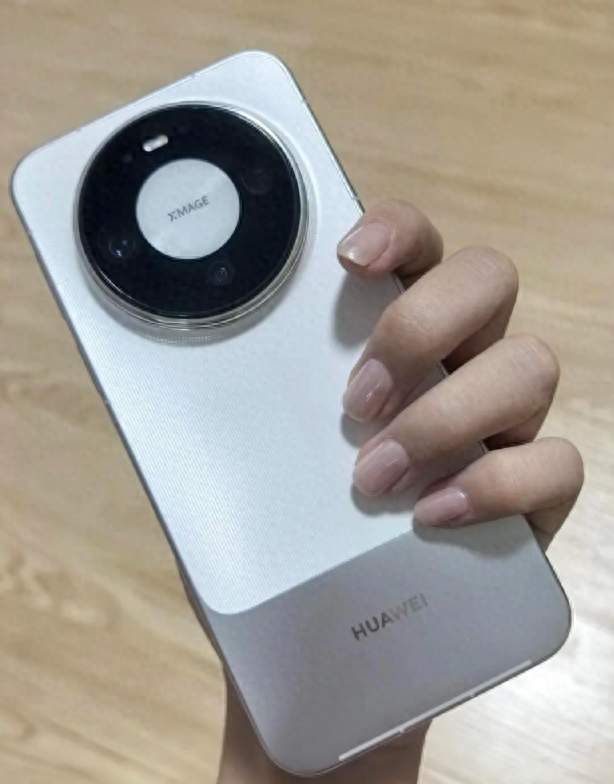 华为Mate90 Pro对比80 Pro，实际体验差距讲清楚 ，选旧选新心里有数