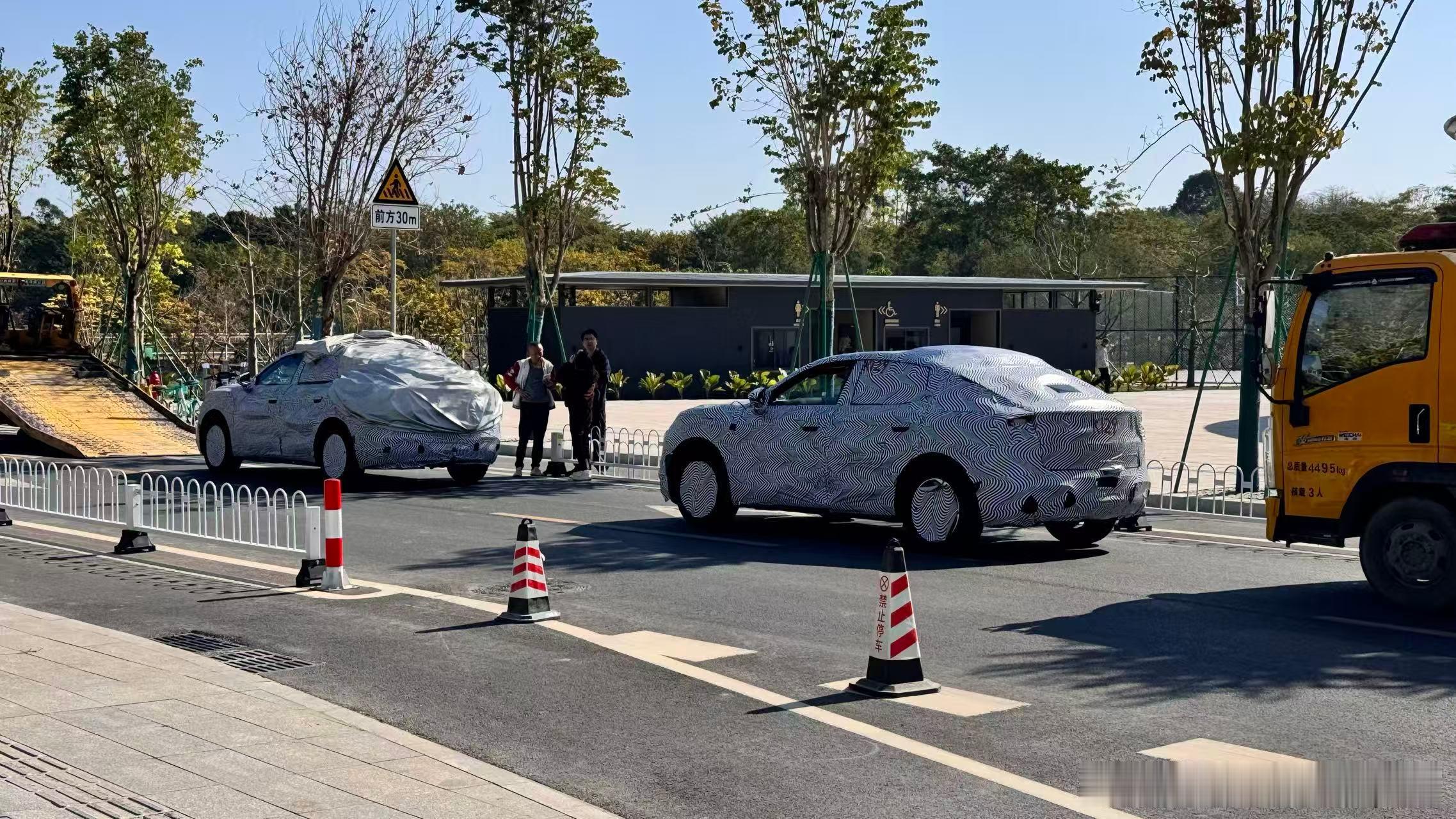 这是小鹏的哪台新车吗在路边卸货AutoLab大V聊车