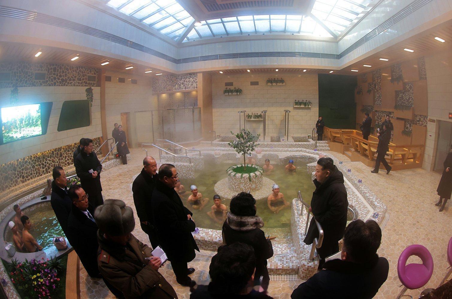 金正恩出席温堡劳动者休养所竣工典礼举行 