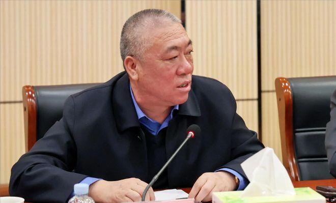 8 月 18 日，河南长垣，河南省矿山起重机有限公司举办捐资助学大会。被网友称作