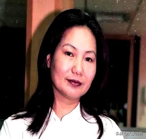 凌晨三点的一通电话，直接把S妈从被窝里炸醒了！

律师团扔出王炸消息——大S生前