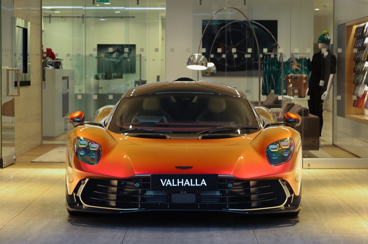 这台阿斯顿马丁Valhalla的炫彩漆面帅不帅？ 