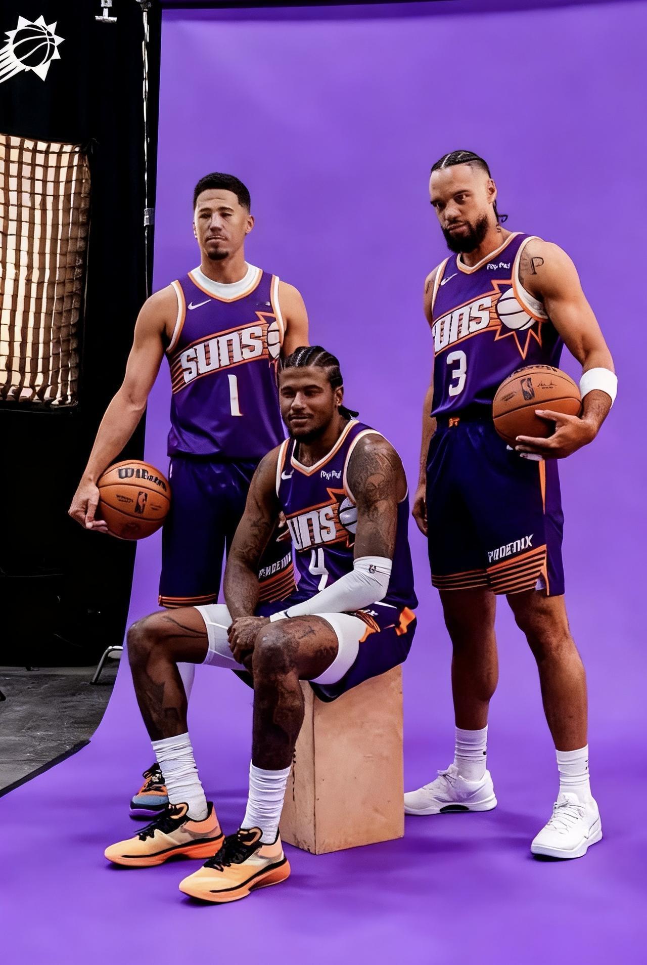 c位被抢，布克全程绷着脸，太阳队新赛季估计不会太和谐了，原以为送走了杜兰特，布克