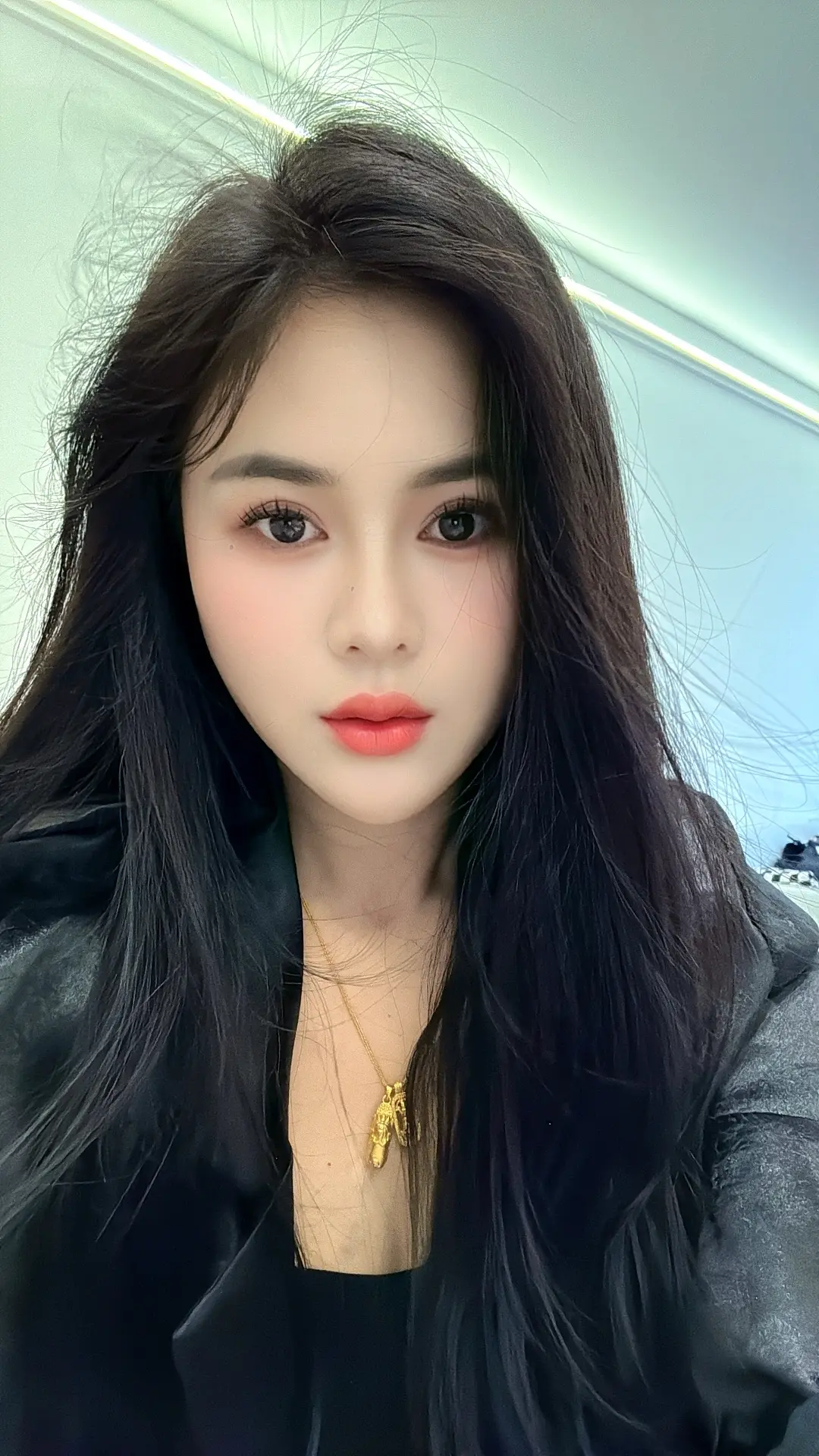 这个点醒，想睡却睡不着😐😐😐
