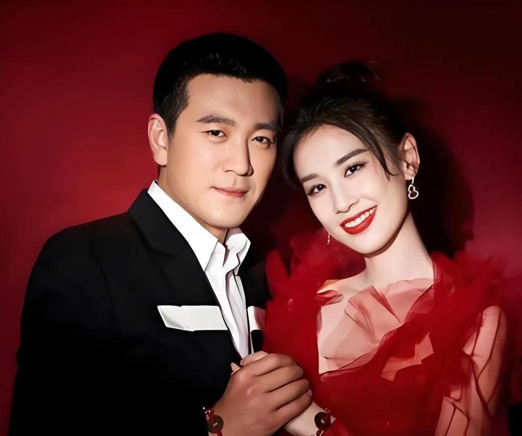 杨子的两任妻子，陶虹和黄圣依，各自都有不同的故事和争议。陶虹是位成功女强人，而黄