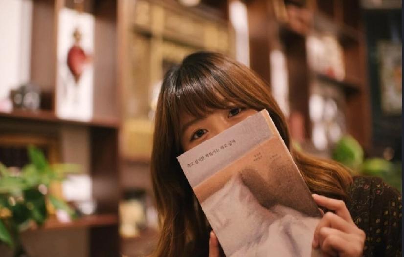 韩国美女作家白世熙太让人惋惜了。年仅35岁的她，在10月17日惊传离世。她201