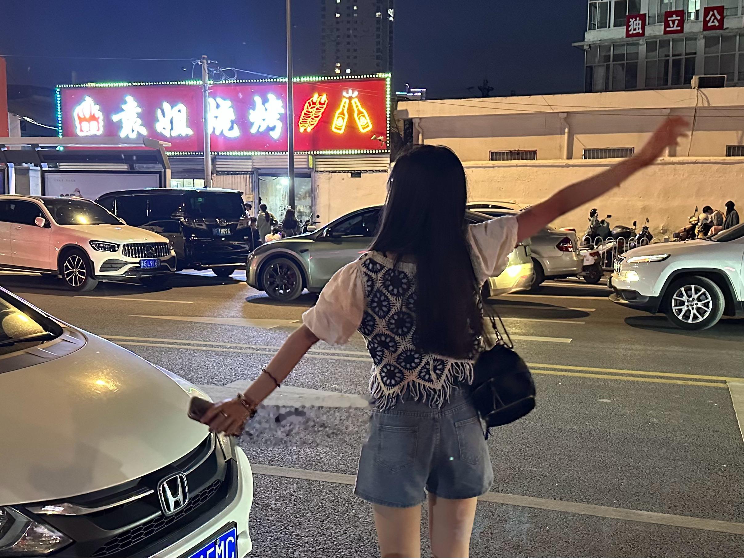 徐州很好吃 下次还来[哆啦A梦花心]-还学会了骑小电瓶车（大的应该还是不敢骑）-