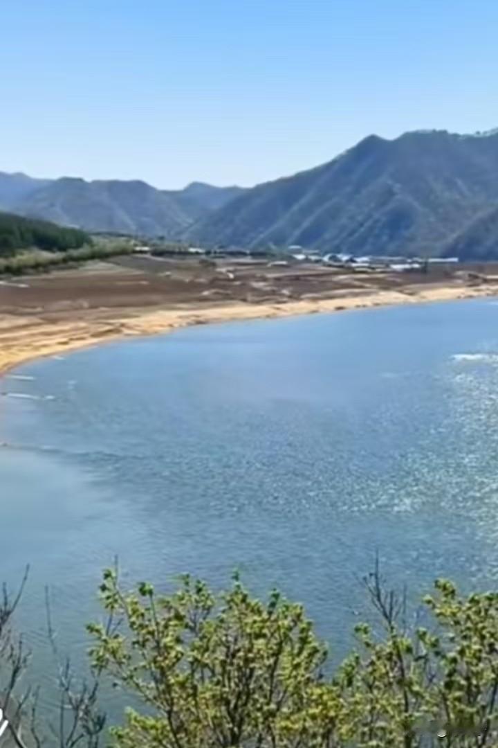 原创随手拍之（2723）
吉林省集安市榆林镇地沟村关门砬子。
距集安市区34公里