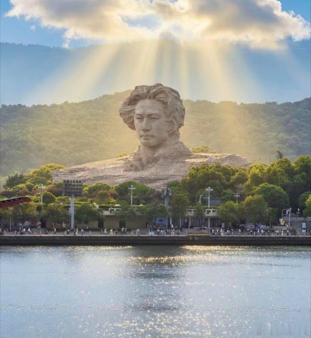 乱象都有根源和本质，教员的话心间记洞若观火！ 