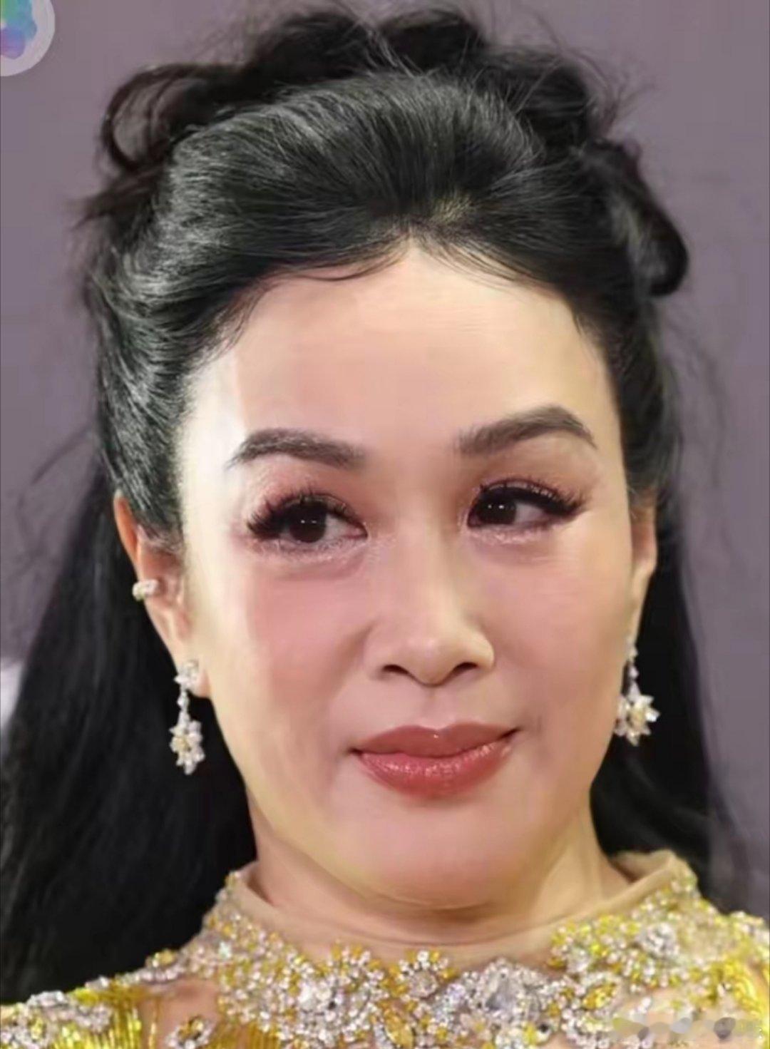 原本对钟丽缇还挺有好感，看完她这场直播，真的被她的脑回路搞懵了。她说考拉很单纯，