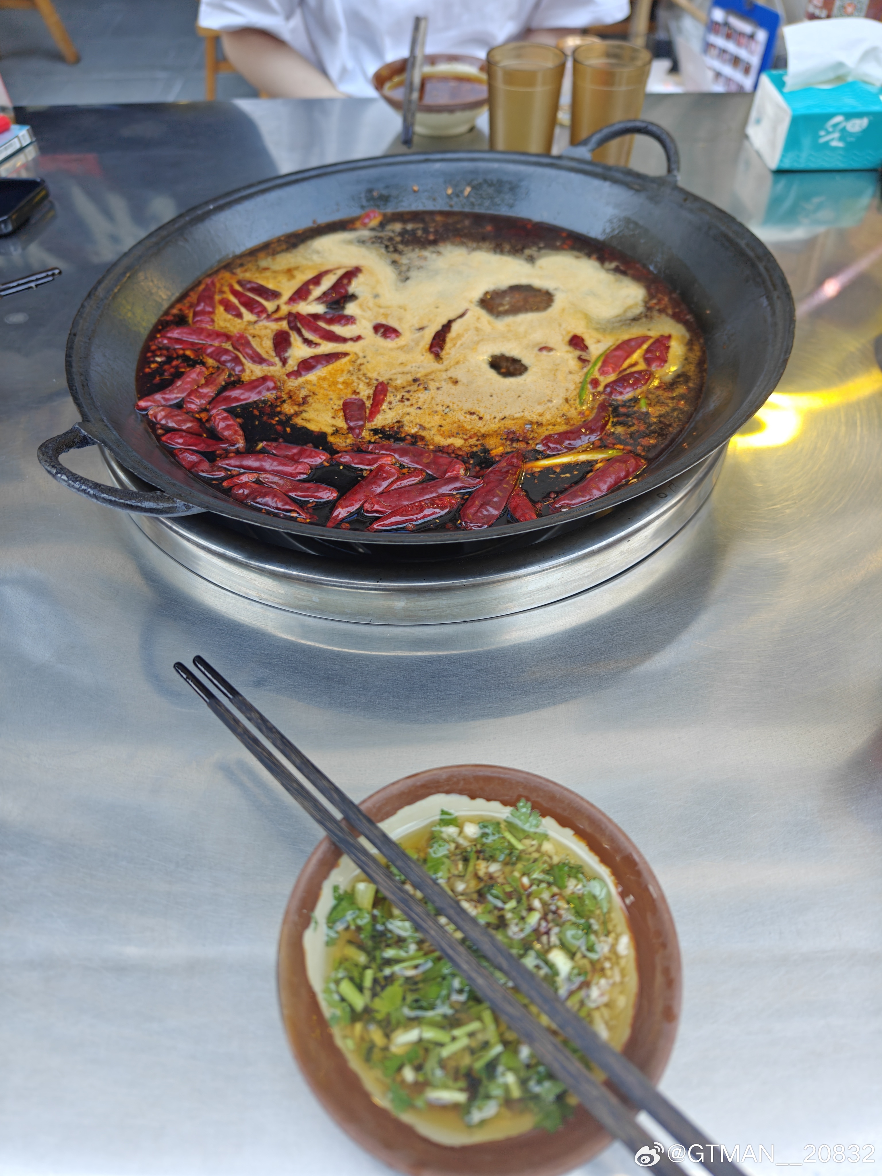 又到了可以室外吃火锅的季节，巴适。 ​​​