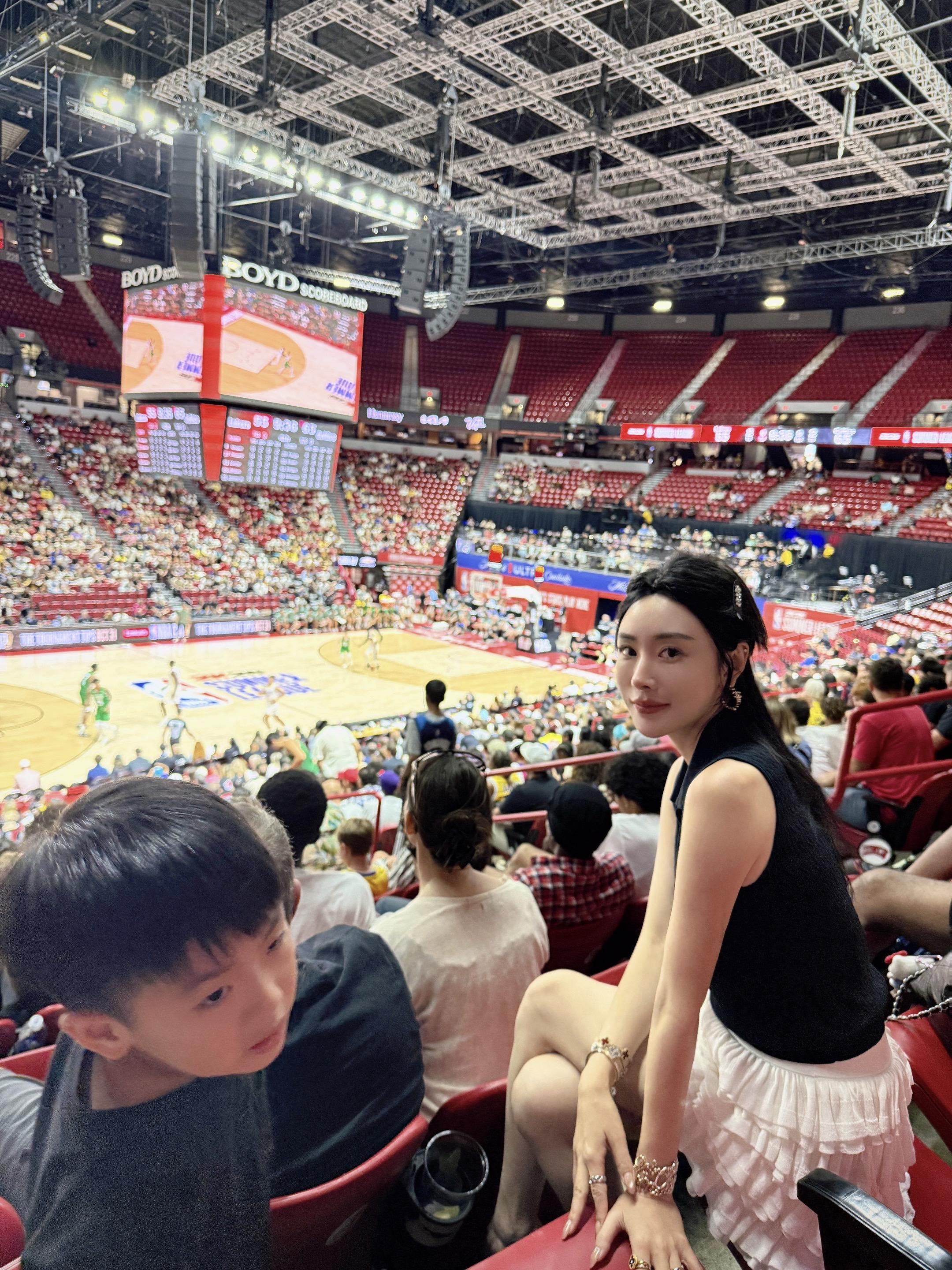 拉斯维加斯NBA夏季联赛。带儿子感受下现场的氛围拉斯维加斯