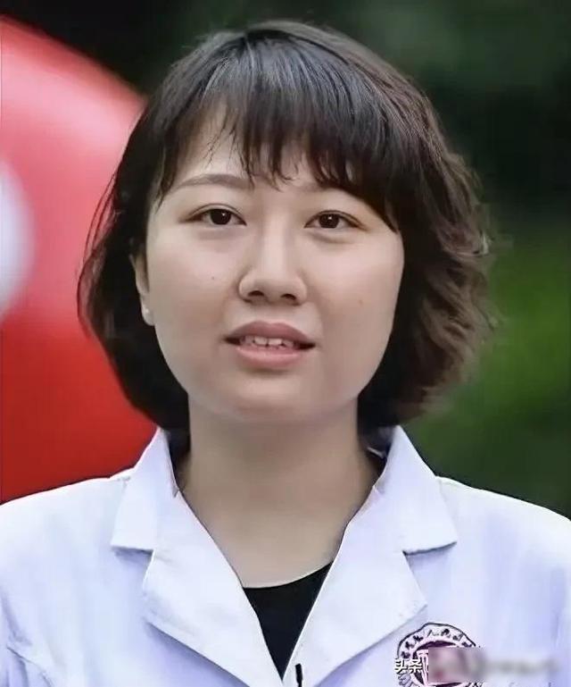 曾医生心力憔悴！
本以为可以揪出后面的人。

如今骂声都在她身上。
却少有人关注