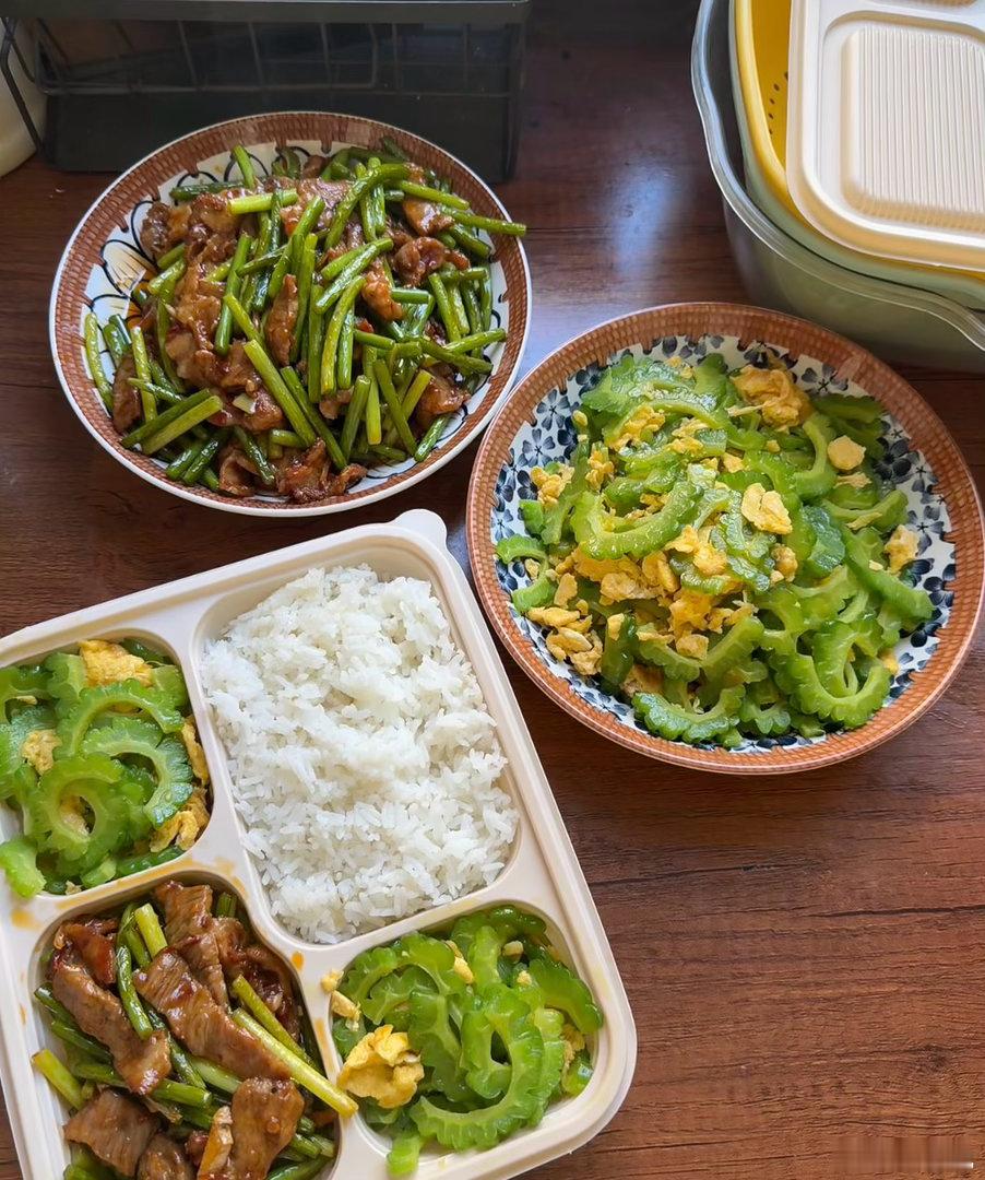自己在家做饭反而比点外卖还贵水电燃气、洗碗耗材这些细碎支出，平时不在意，经常做饭