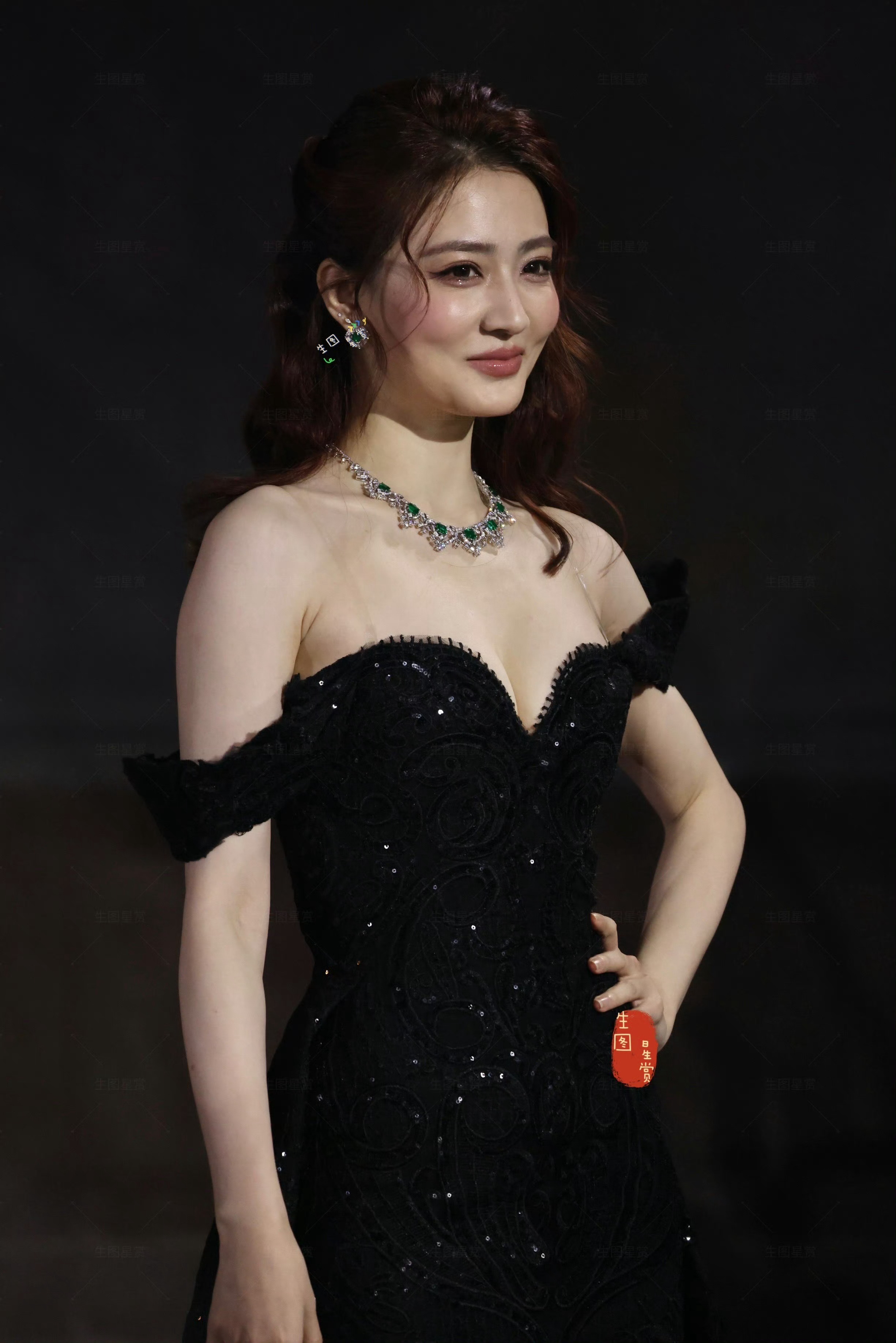 张铭恩徐璐胡冰卿早期聊天记录徐璐活动生图