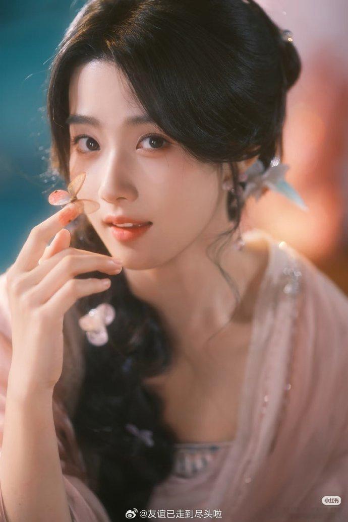 刺棠卢昱晓是备选女主中的第一顺位张凌赫刺棠女主中卢昱晓是第一顺位终于等到《刺棠》